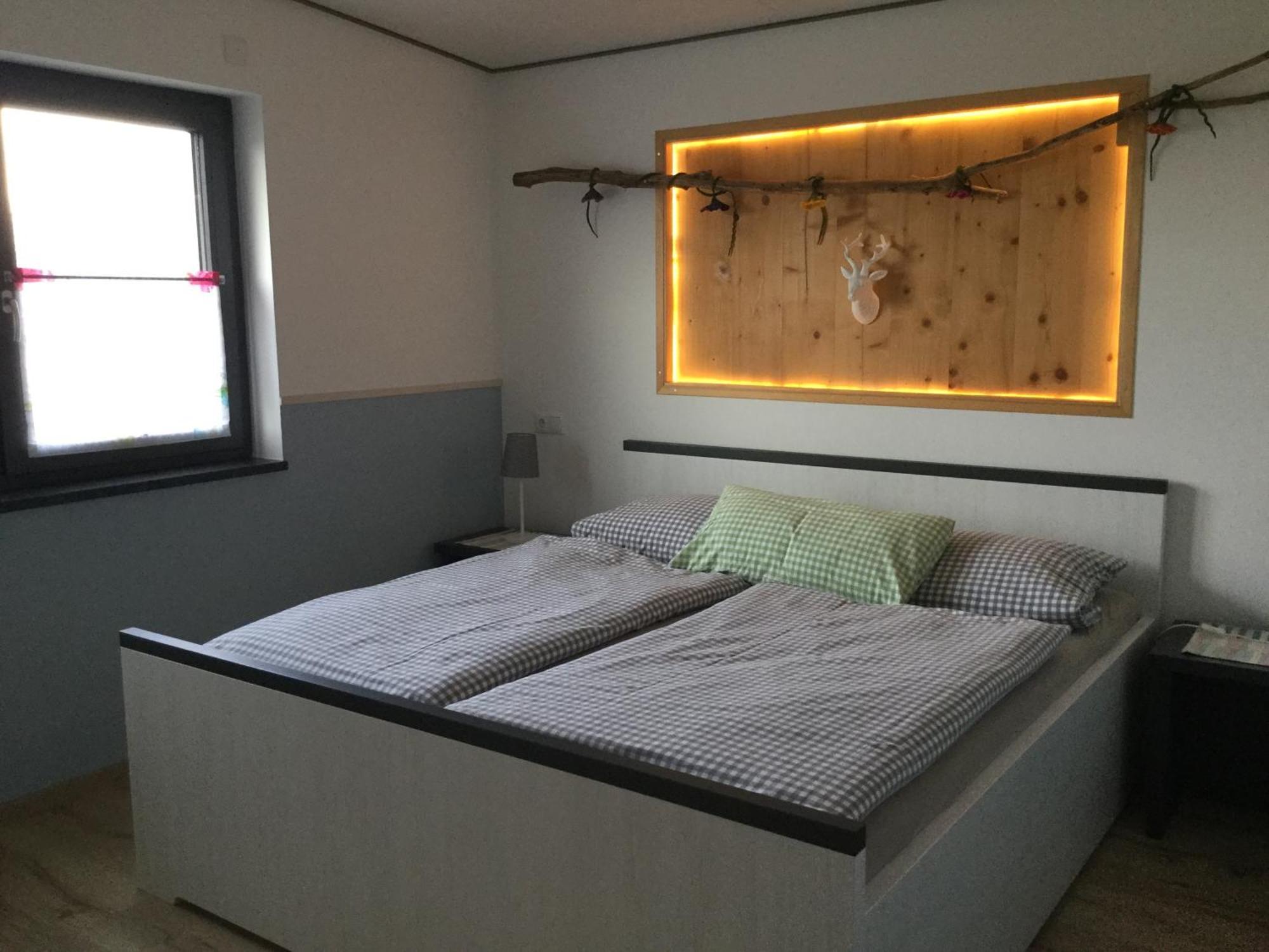 Ferienwohnungen "Blumenwiese" 多瑙河畔迪林根 外观 照片